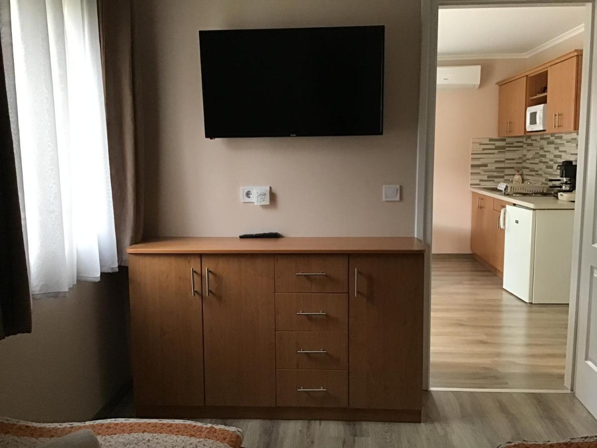 Dravecz Apartman バラトンレッレ エクステリア 写真