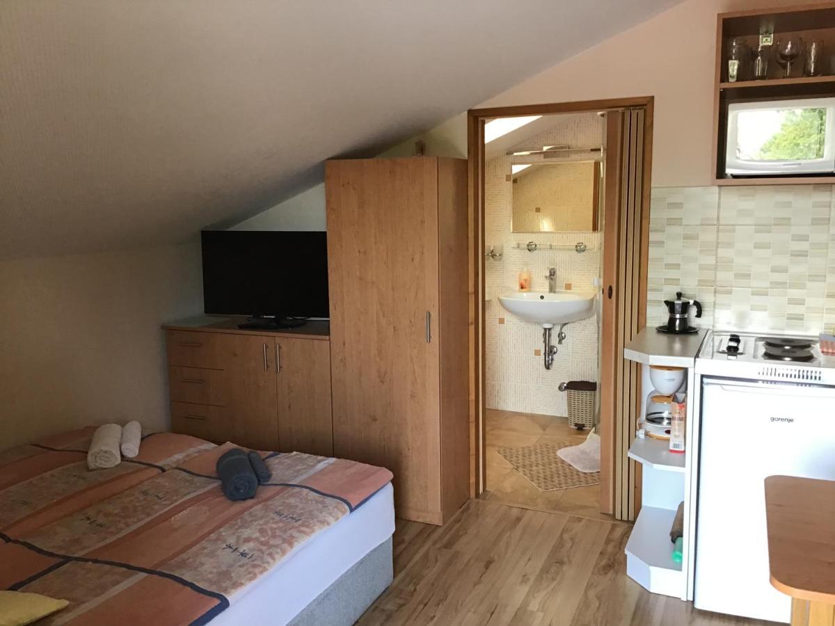 Dravecz Apartman バラトンレッレ エクステリア 写真