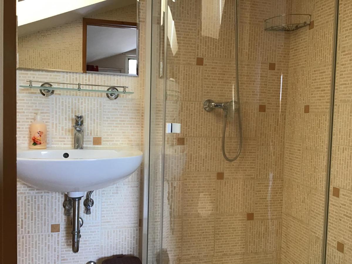 Dravecz Apartman バラトンレッレ エクステリア 写真