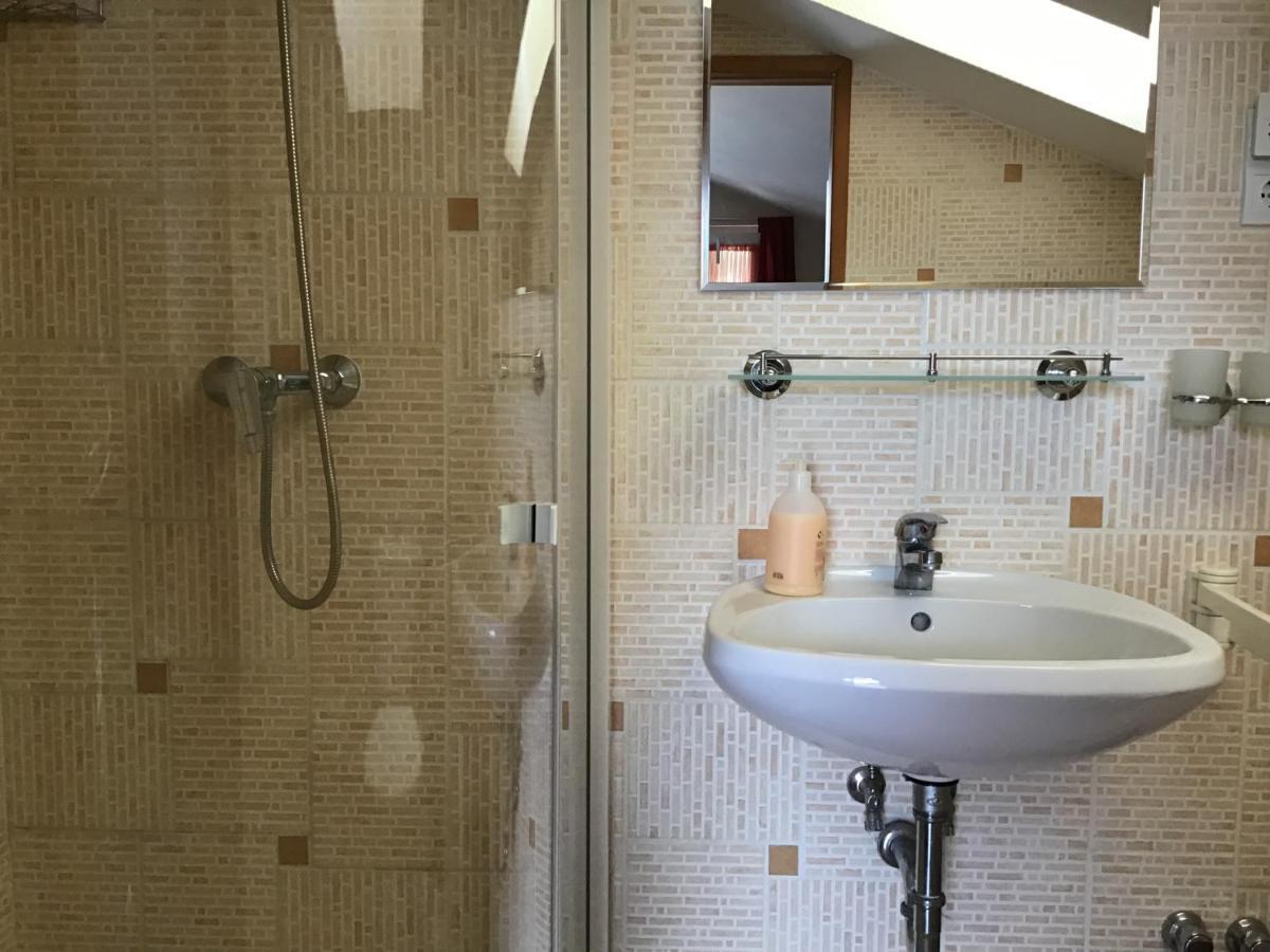 Dravecz Apartman バラトンレッレ エクステリア 写真